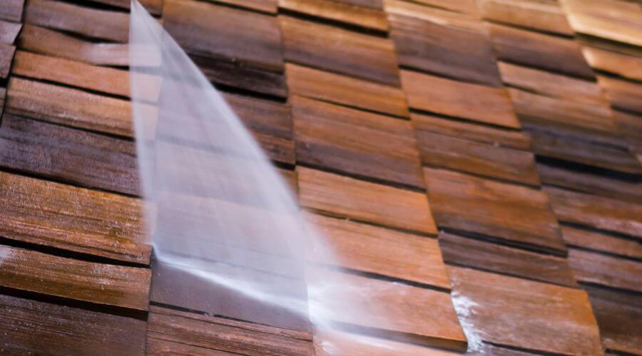 Professional gutter cleaning in New Baltimore, MI